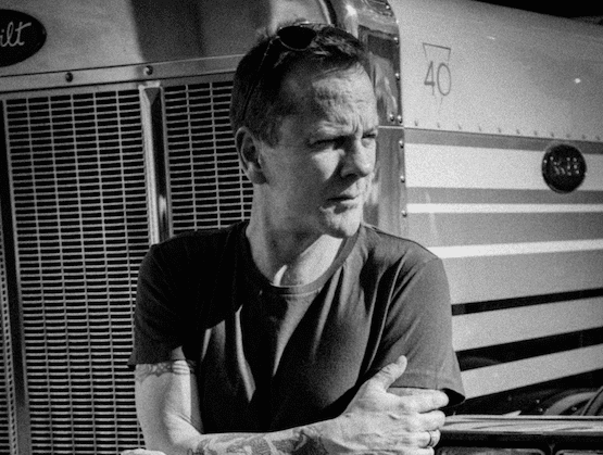 Kiefer Sutherland joins kd lang at SummerTyne Americana